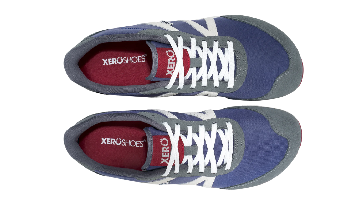 Barfußschuh, geschlossene Zehen und geschlossener Fersenbereich, Schnürung, profilierte Sohle, Draufsicht als Paar