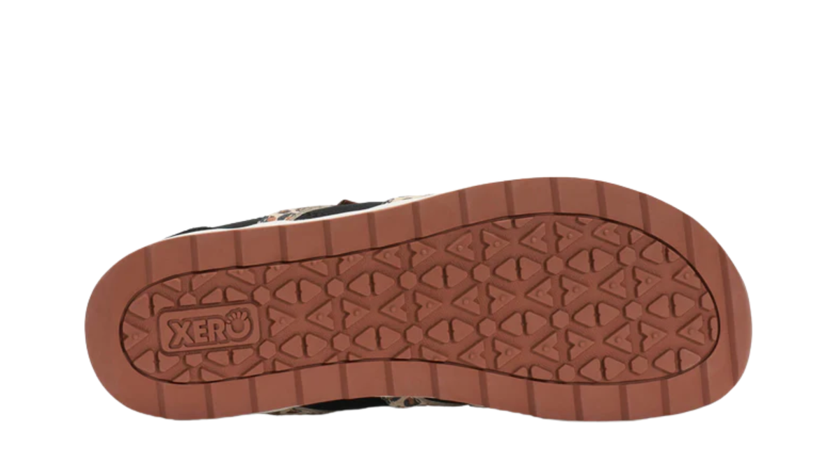 Barfußschuh, geschlossene Zehen und geschlossener Fersenbereich, Schnürung, profilierte Sohle, Einzelschuh, Ansicht von unten