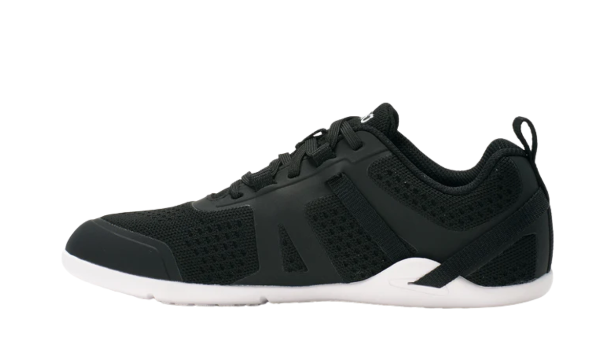 Barfußschuh mit Schnürung, breite Zehenbox, flexible Sohle, geschlossener Fersenbereich, Seitenansicht innen, einzelner Schuh