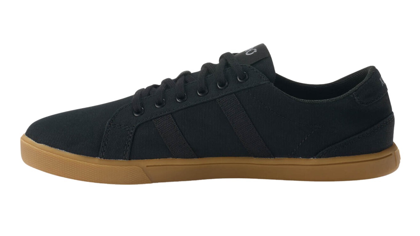 Barfußschuh mit Schnürung, breite Zehenbox, flexible Sohle, geschlossener Fersenbereich, Seitenansicht innen, einzelner Schuh