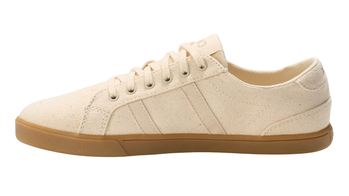 Barfußschuh mit Schnürung, breite Zehenbox, flexible Sohle, geschlossener Fersenbereich, Seitenansicht innen, einzelner Schuh