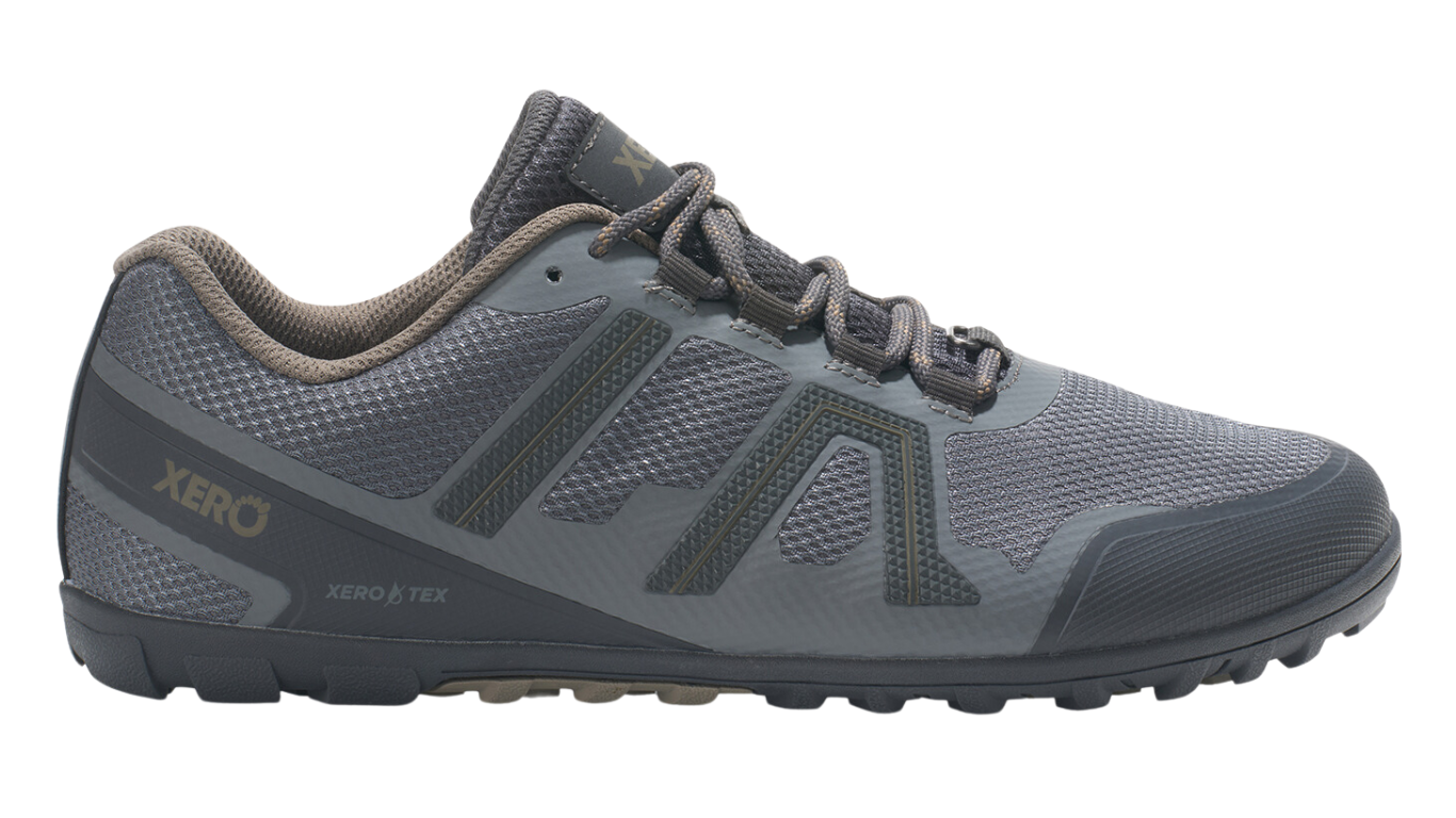Barfußschuh mit Schnürung, breite Zehenbox, flexible Sohle, geschlossener Fersenbereich, Seitenansicht außen, einzelner Schuh