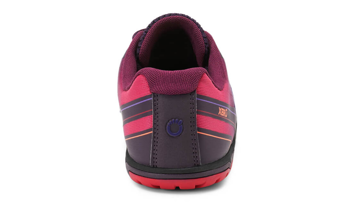Barfußschuh, geschlossene Zehen und geschlossener Fersenbereich, Schnürung, profilierte Sohle, Einzelschuh, Rückansicht