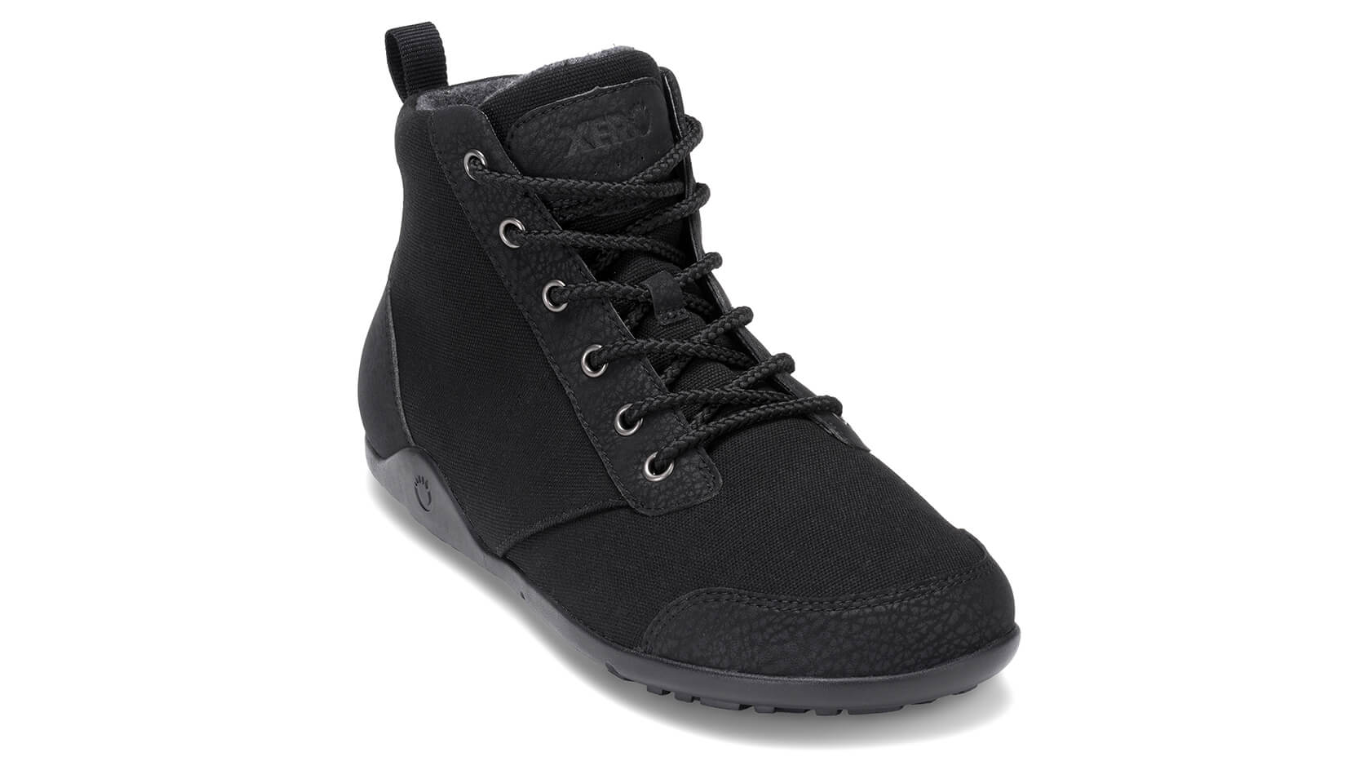 Barfußstiefel mit Schnürung, breite Zehenbox, flexible Sohle, geschlossener Schaft, geschlossener Fersenbereich, schräge Vorderansicht