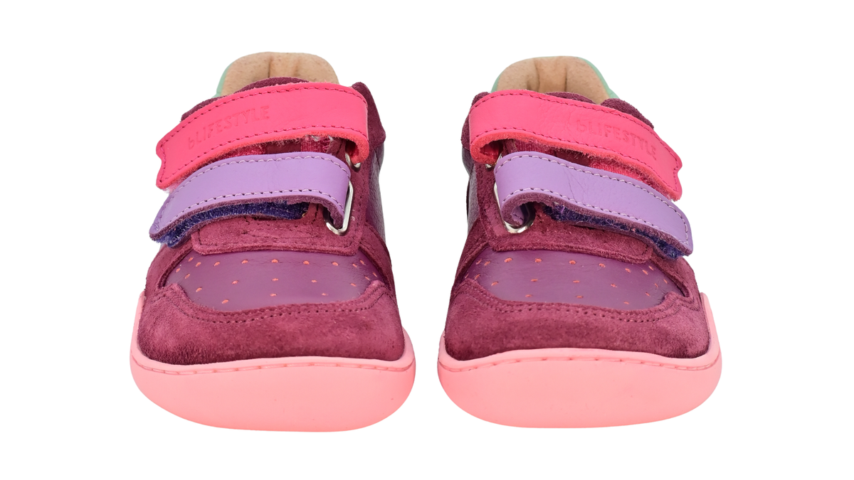 Barfußschuhe als Paar mit zwei Klettverschlüssen, breite Zehenbox, Draufsicht