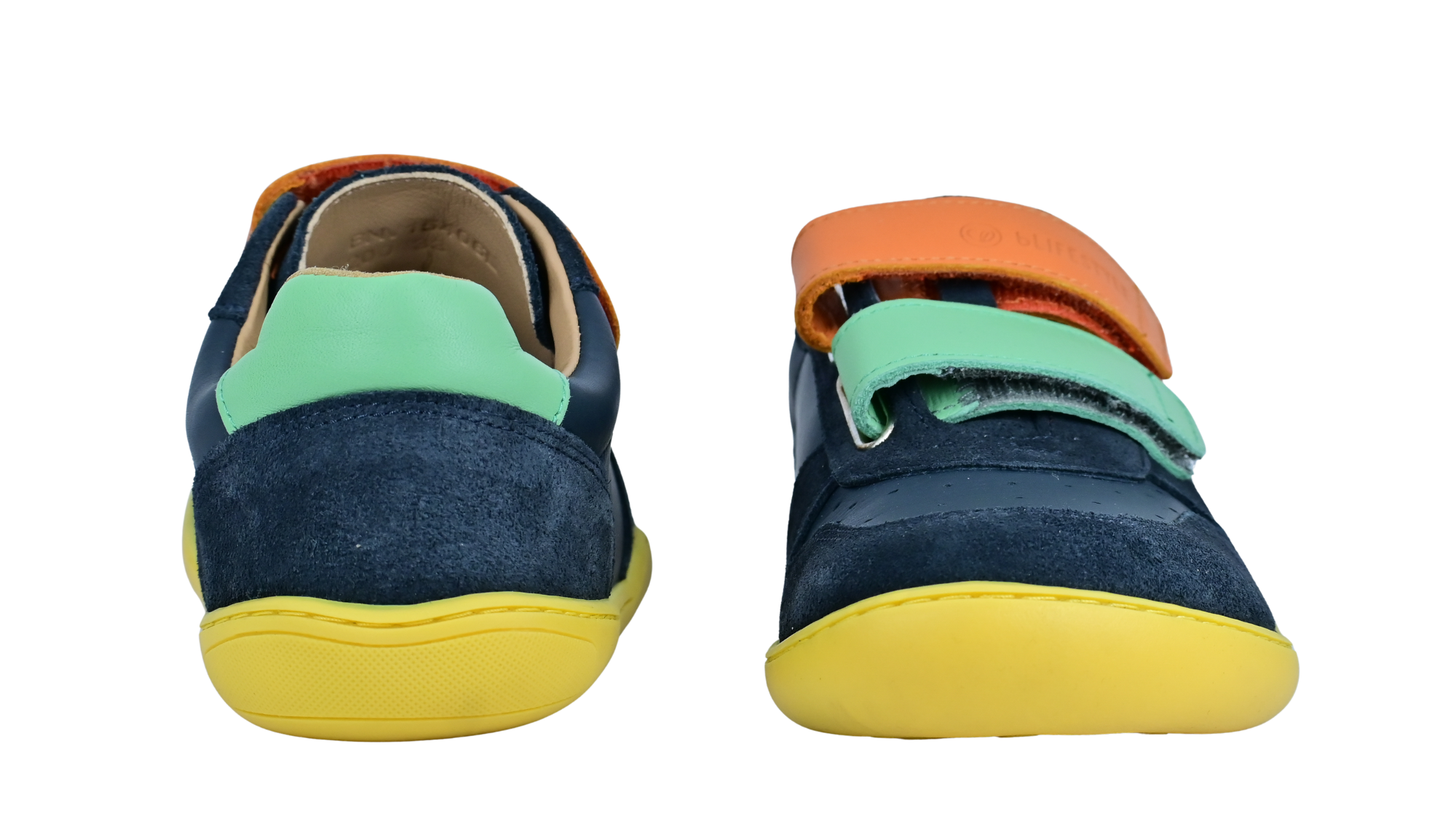 Barfußschuhe als Paar mit geschlossener Ferse, Rückansicht