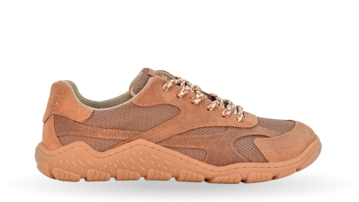 Barfußschuh für Erwachsene, geschlossene Zehenpartie, geschlossener Fersenbereich, Schnürung, textile Einsätze im Seitenbereich, profilierte Sohle, Seitenansicht außen
