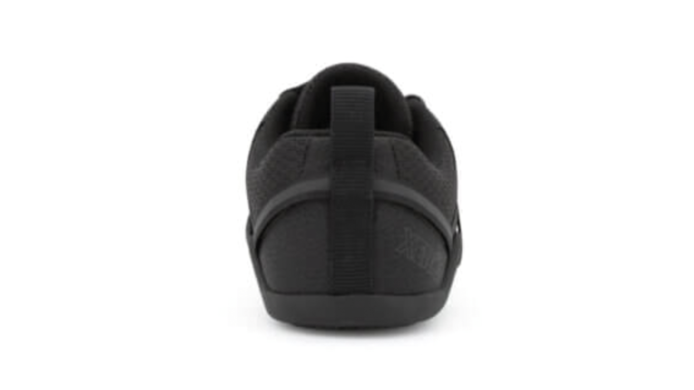 Barfußturnschuh für Kinder als einzelner Schuh, geschlossener Fersenbereich, Rückansicht.