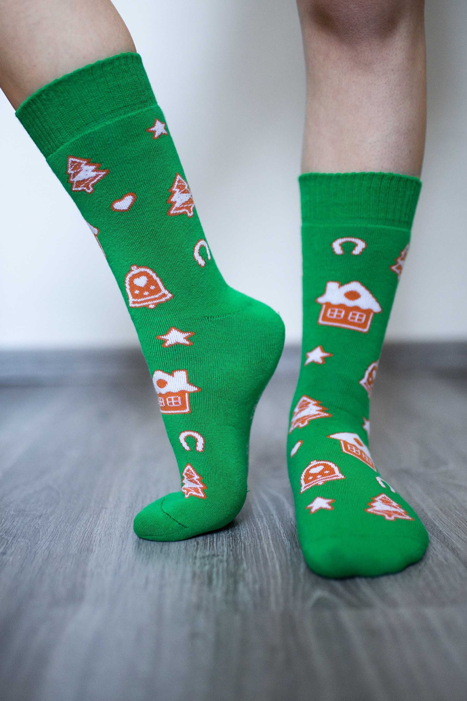 Barfußsocken für Kinder, enganliegende Passform, hoher Schaft, geschlossener Zehenbereich, geschlossener Fersenbereich, schräge Vorderansicht