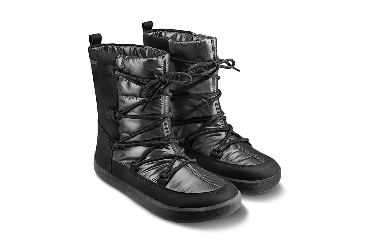 Barfußwinterstiefel für Erwachsene als Paar mit knöchelhohem Schaft und geschlossener Ferse, Seitenansicht außen.