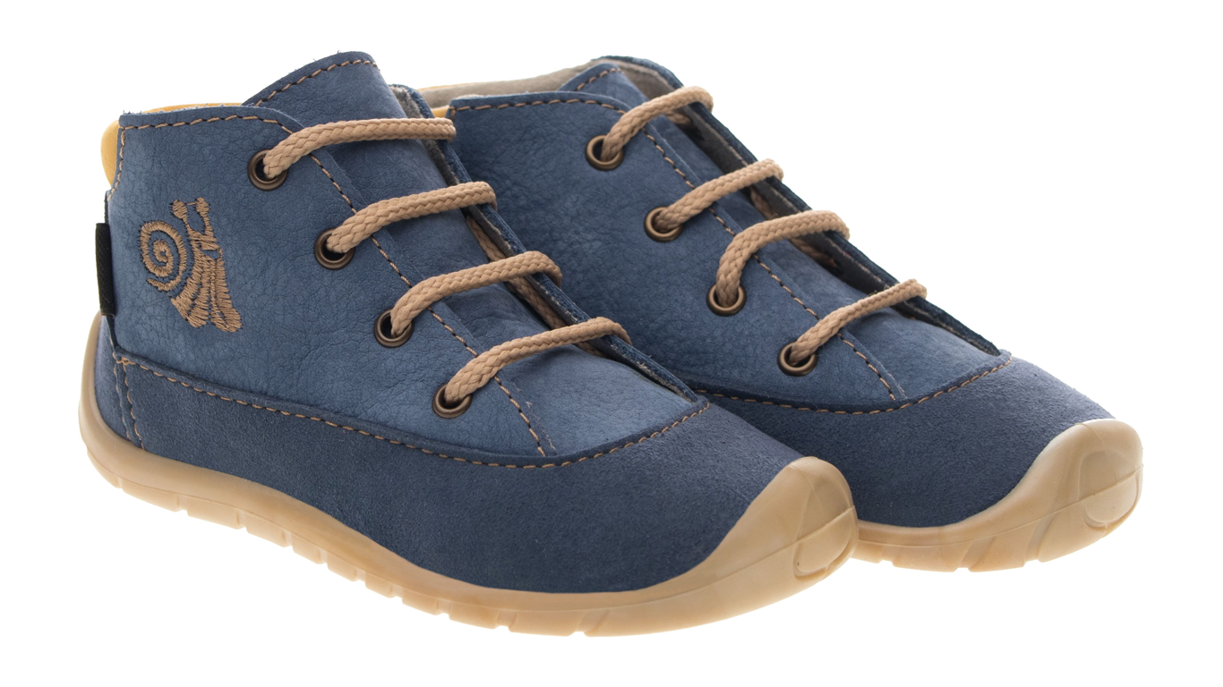 Barfußschuh für Kinder mit Schnürung, geschlossener Zehenbox und geschlossenem Fersenbereich, flexible Sohle, schräge Seitenansicht