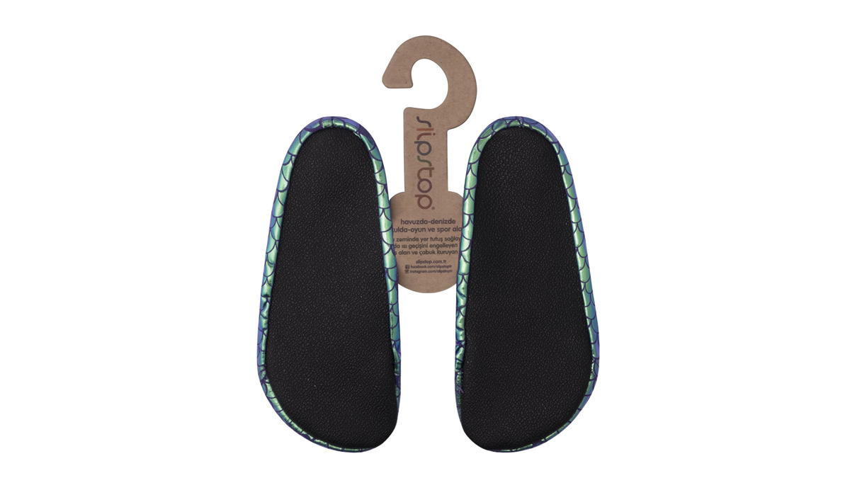 Badeschuhe für Kinder, Paaransicht, geschlossene Zehenpartie, geschlossener Fersenbereich, elastischer Einstieg, Ansicht von unten