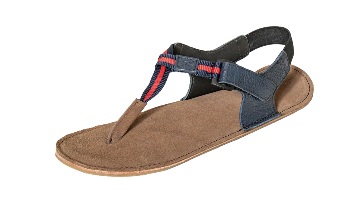 Barfußsandale Zehentrenner, offene Zehen und offener Fersenbereich, Riemen mit Fersenband, flexible Sohle, einzelner Schuh, Seitenansicht außen