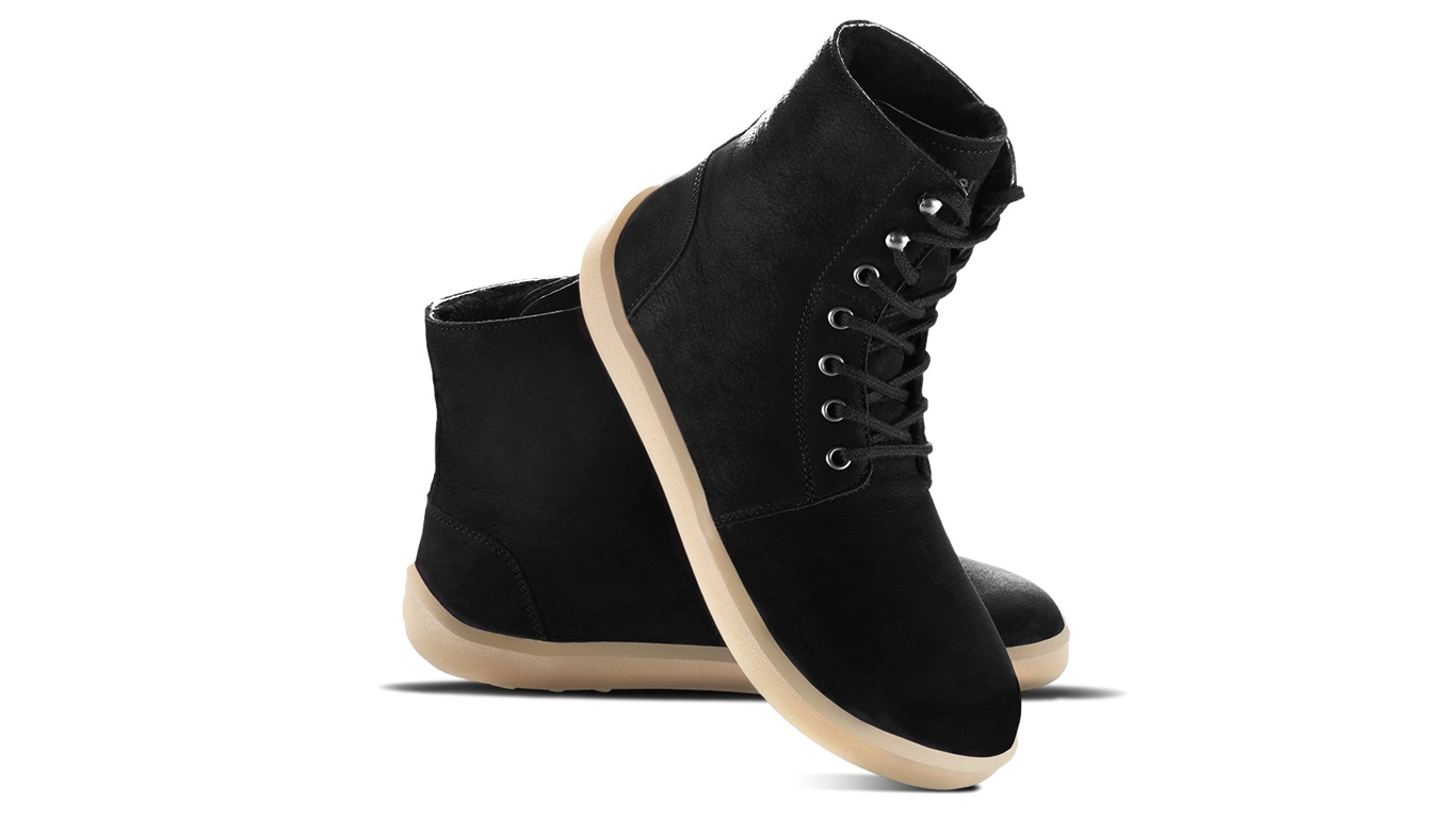 Barfußwinterschuh für Erwachsene, knöchelhoch, Schnürung, breite Zehenbox, geschlossene Zehen, geschlossene Ferse, schräge Vorderansicht