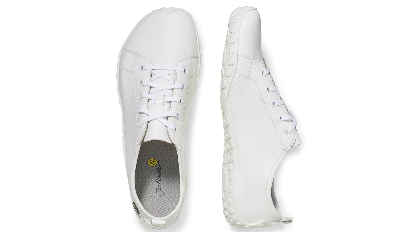 Barfußschuh mit Schnürsenkeln, geschlossener Zehenbox und geschlossenem Fersenbereich, flache flexible Sohle, Draufsicht undSeitenansicht als Paar
