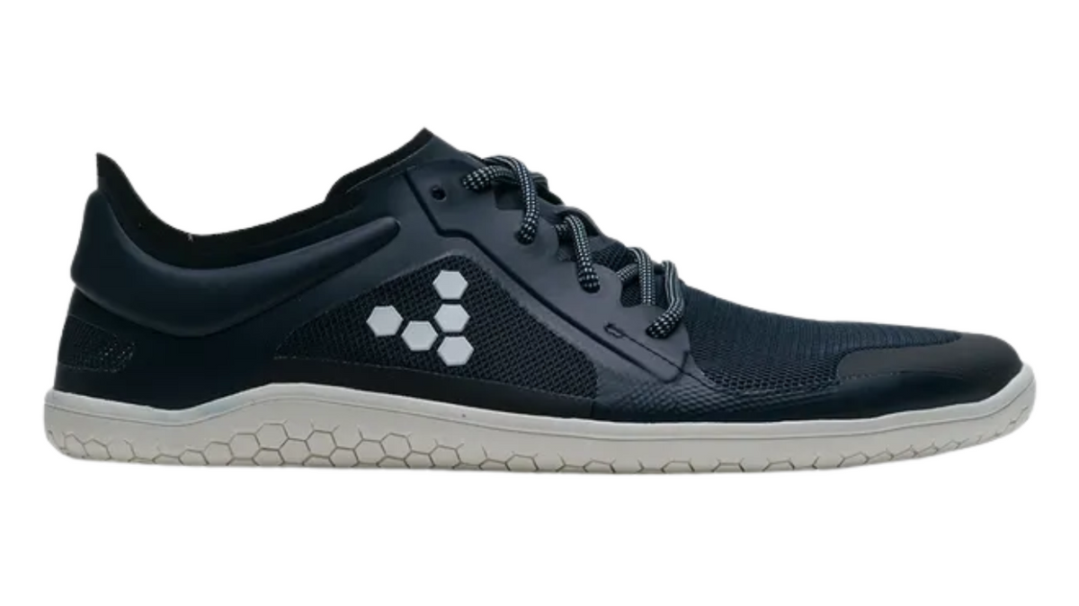 Barfußschuh mit Schnürung, breite Zehenbox, flexible Sohle, geschlossener Fersenbereich, Seitenansicht außen, einzelner Schuh