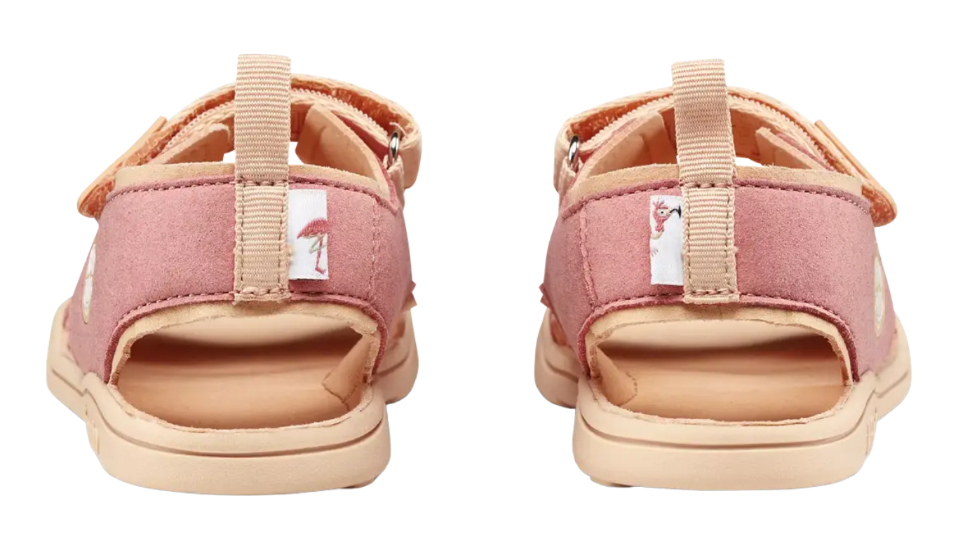 Kinder Barfußsandalen mit offenem Fersenbereich und Fersenriemen, Rückansicht beider Schuhe