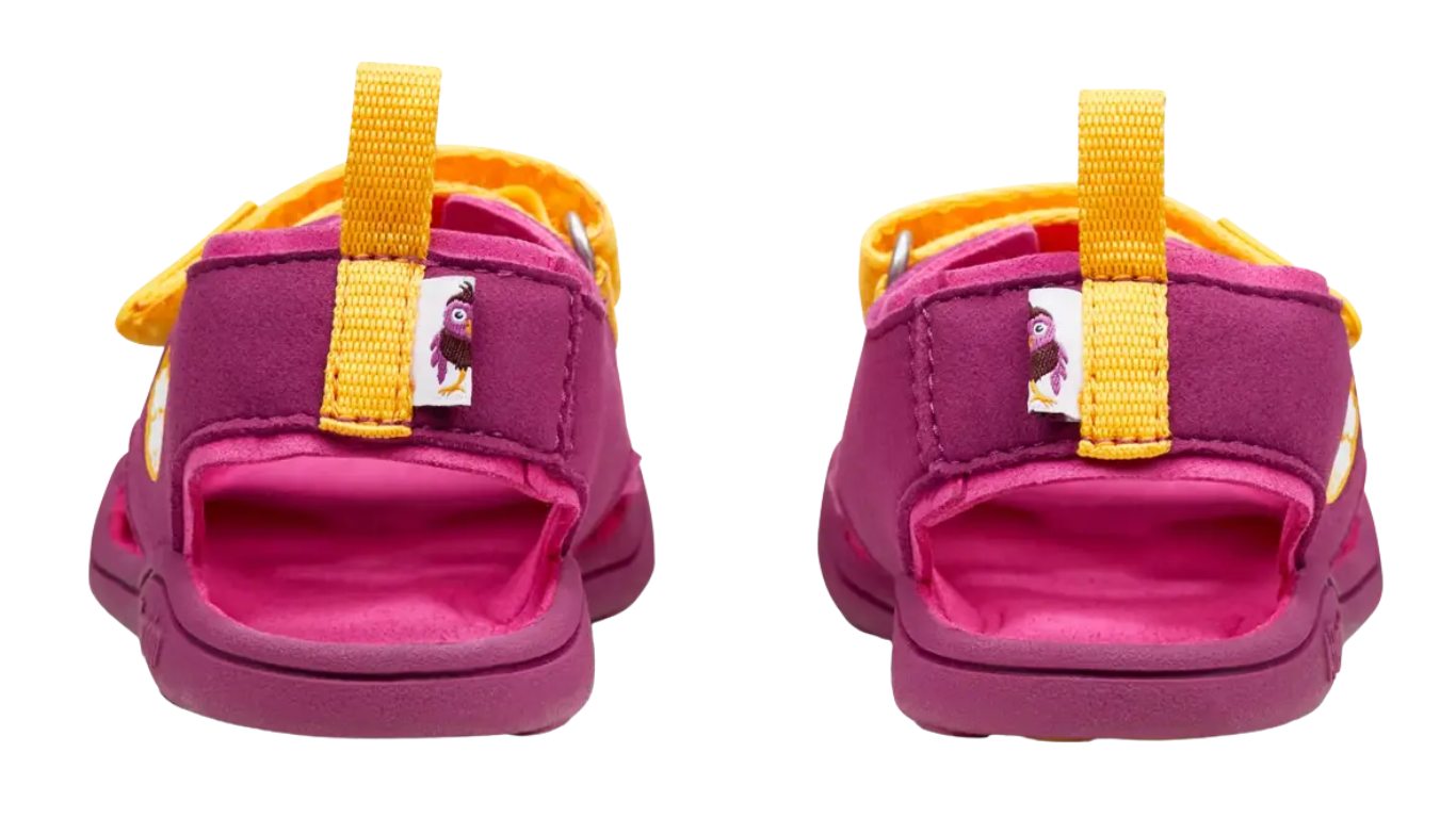 Kinder Barfußsandalen mit offenem Fersenbereich und Fersenriemen, Rückansicht beider Schuhe