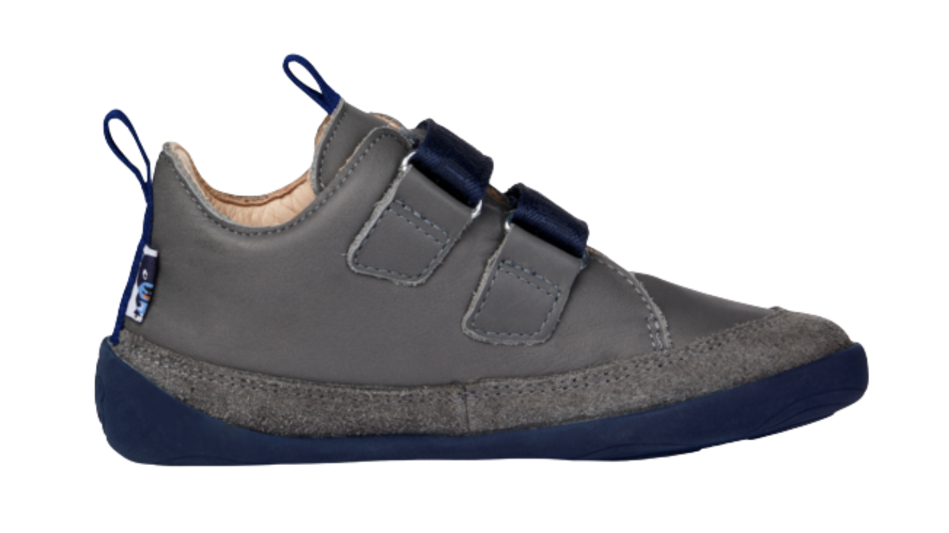 Kinder Barfußschuh mit geschlossener Zehenbox und Klettverschlüssen, Seitenansicht außen