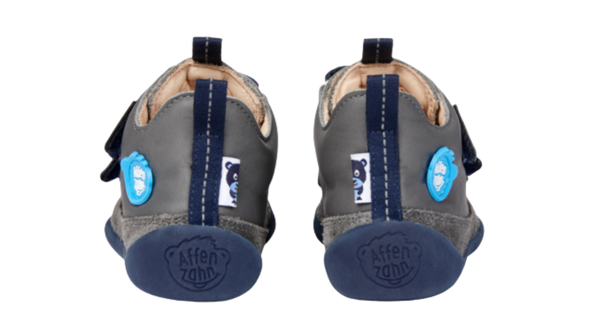 Kinder Barfußschuhe mit geschlossener Ferse, Rückansicht beider Schuhe
