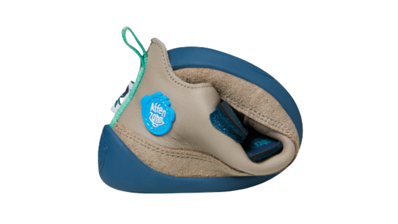 Kinder Barfußschuh mit geschlossener Zehenbox, seitlich zusammengedrückt, Detailansicht