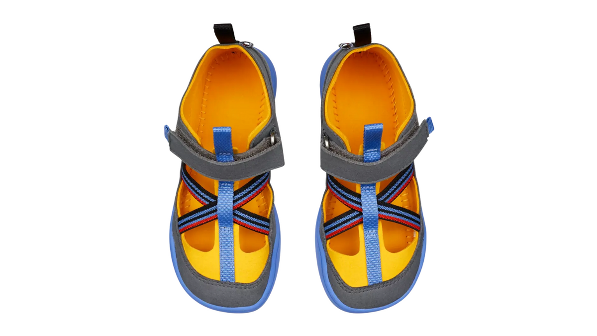 Kinder Barfußsandalen mit geschlossener Zehenbox und Klettverschluss, Draufsicht