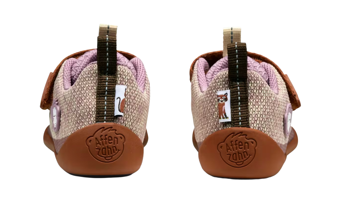 Kinder-Barfußschuh als Paar mit geschlossenem Fersenbereich, Klettverschluss, flexible Sohle, Rückansicht.