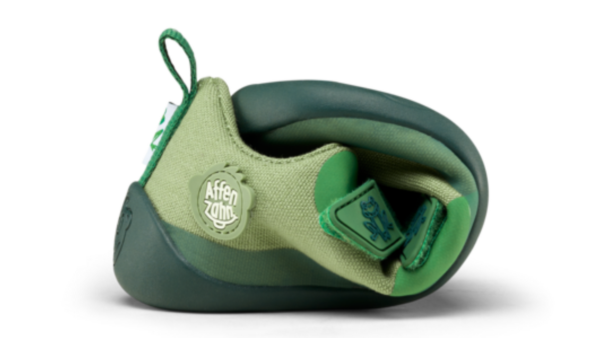 Kinder Barfußschuh mit geschlossener Zehenbox, Schuh zusammengerollt, Detailansicht