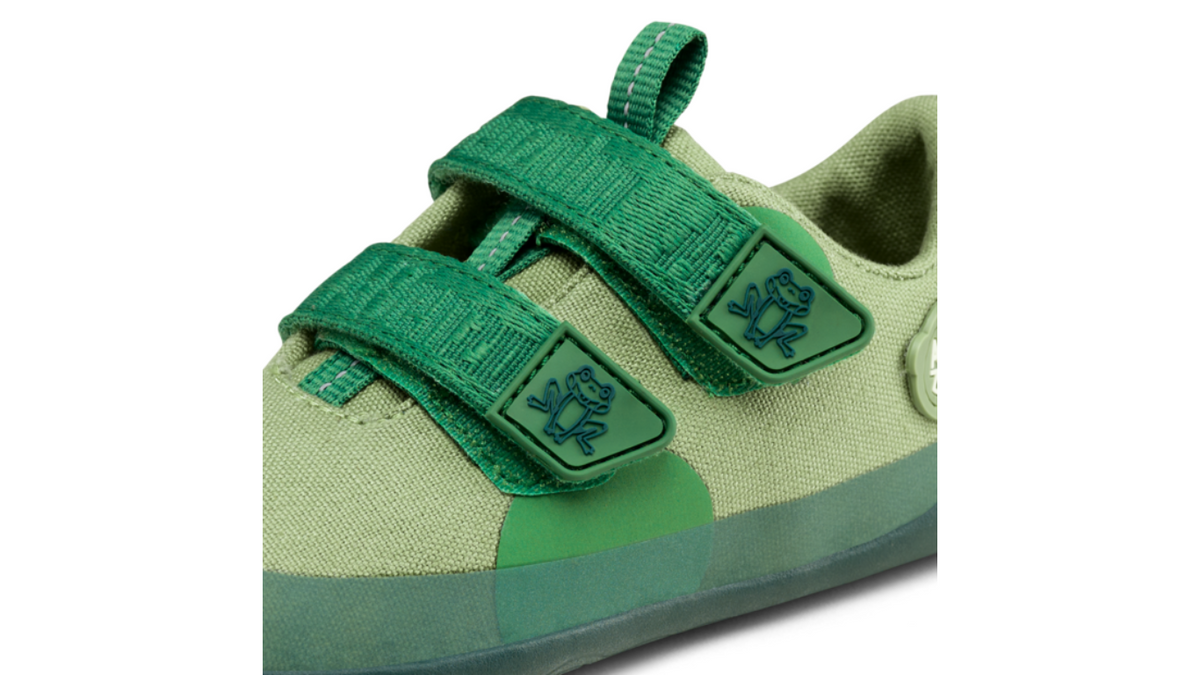 Kinder Barfußschuhe mit geschlossener Zehenbox und Klettverschlüssen, Detailansicht