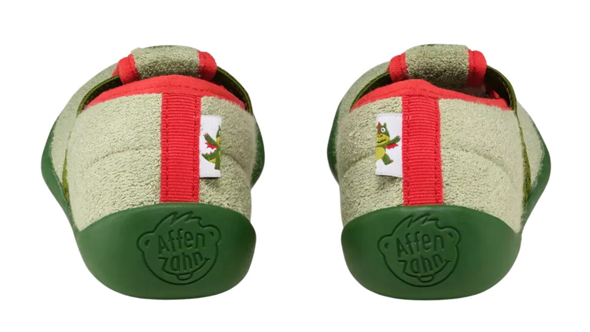 Kinder Barfußhausschuhe mit geschlossener Ferse, Rückansicht beider Schuhe