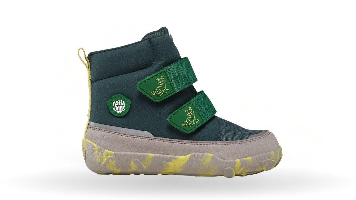 Kinder-Barfußstiefel mit breiter Zehenbox, zwei Klettverschlüssen und geschlossenen Zehen, Seitenansicht außen