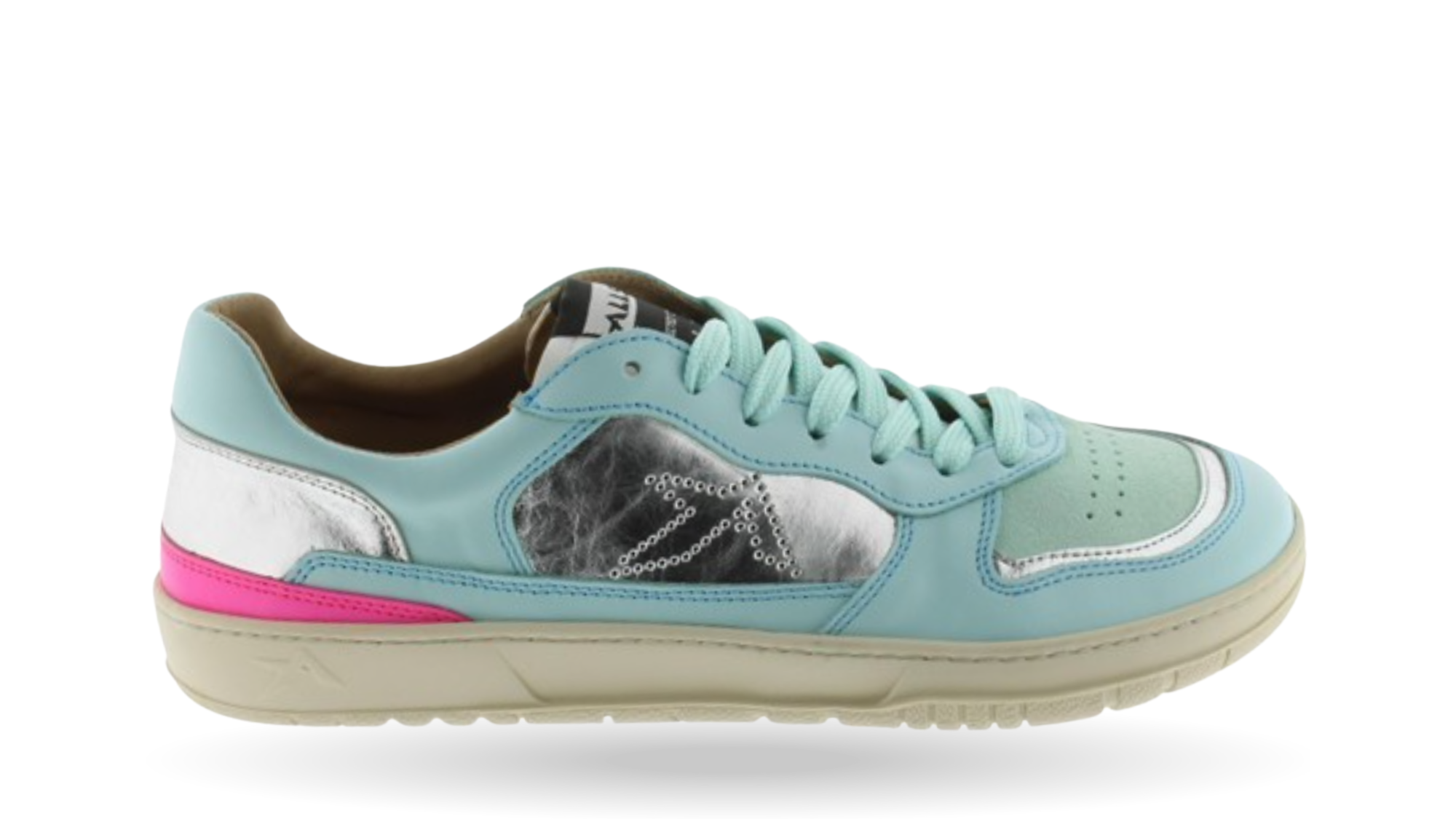 Barfußschuh für Erwachsene mit breiter Zehenbox, geschlossenem Zehenbereich, geschlossener Ferse, Schnürung, flacher flexibler Sohle, Seitenansicht außen.