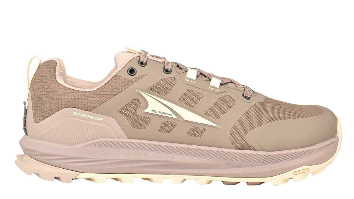 Trailrunningschuh, flache geschlossene Ausführung, Seitenansicht links. Schnürung, niedrig geschnittener Schaft, deutlich profilierte Sohle.