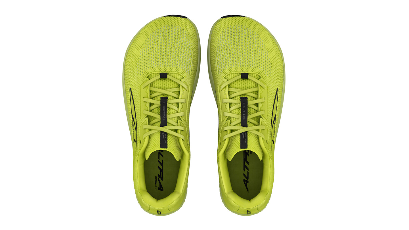 Laufschuhe als Paar, Draufsicht von oben. Innenform und Fersenaufnahme sichtbar.