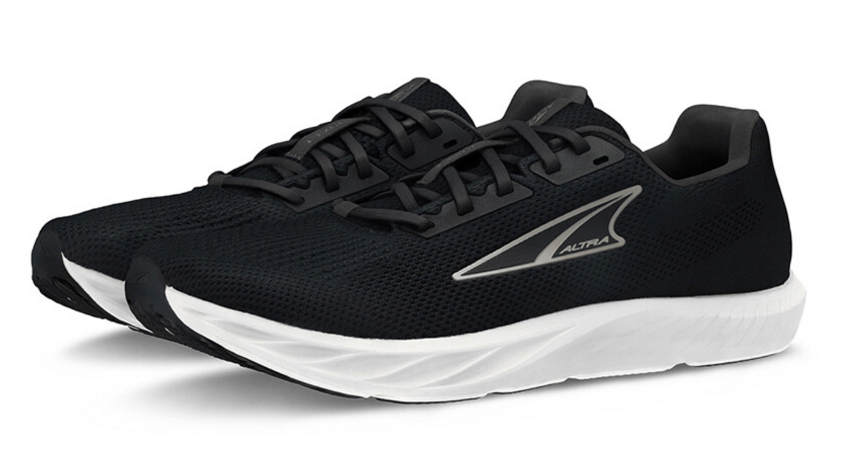 Laufschuh, schräge Vorderansicht. Geschlossene Zehen, sportliche Silhouette, voluminöse Sohle.