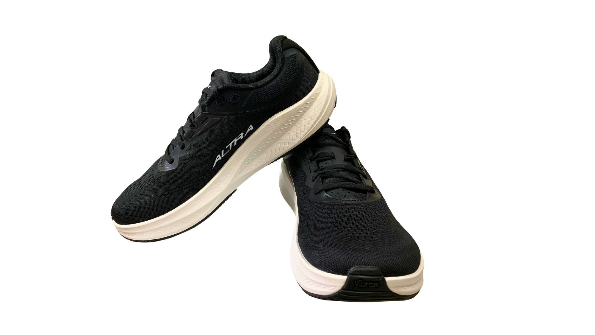 Laufschuhe mit Schnürung und breiter Zehenbox, schräge Vorderansicht