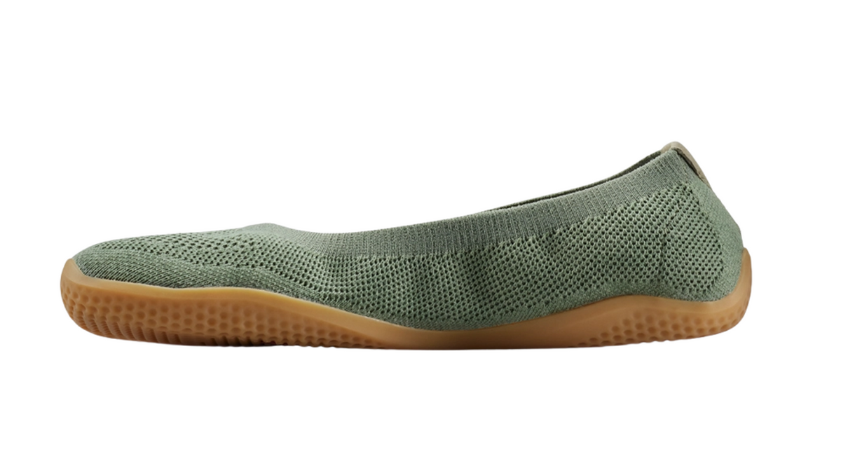 Barfußschuh für Erwachsene ohne Verschluss mit breiter Zehenbox und geschlossenem Fersenbereich, Seitenansicht