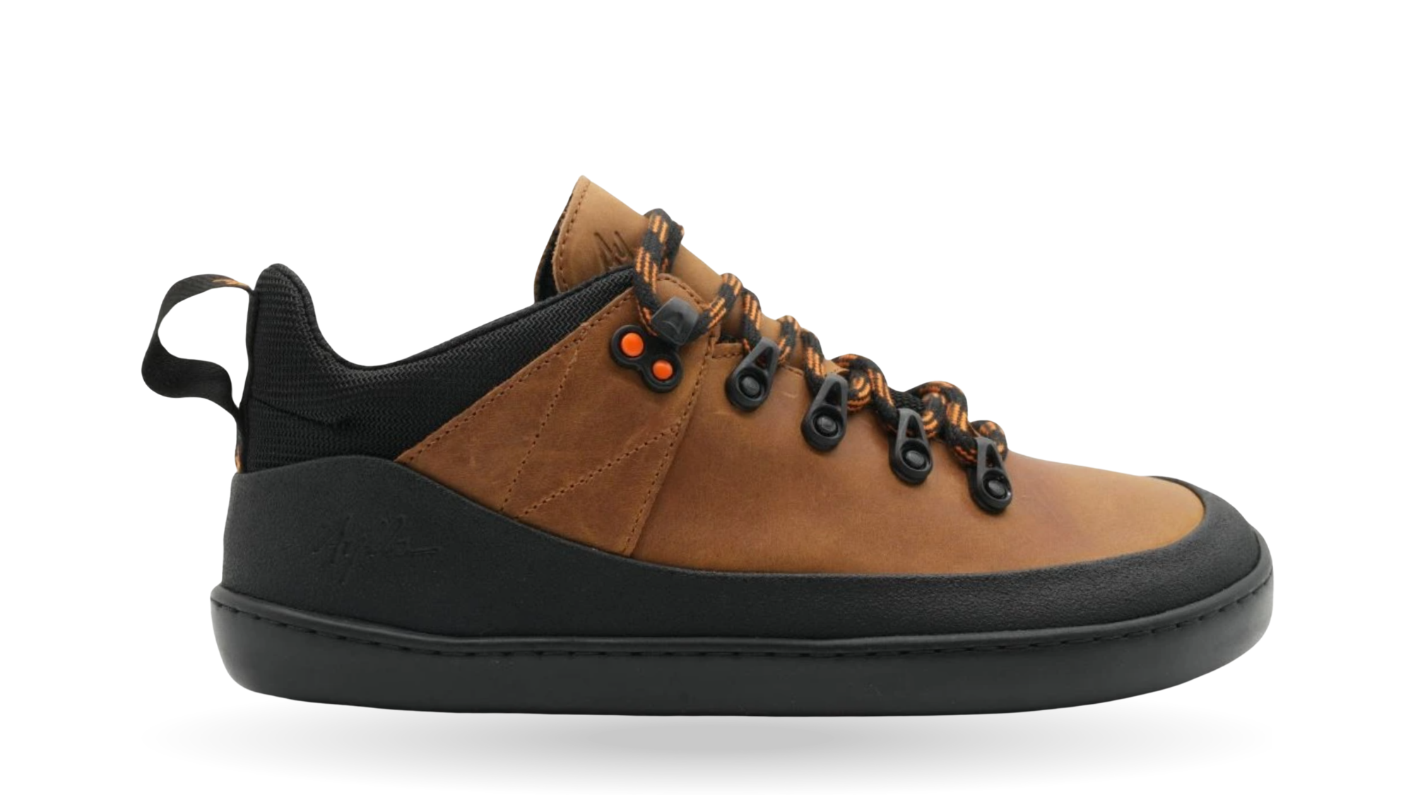 Barfußschuh für Erwachsene mit breiter Zehenbox, geschlossenem Zehenbereich, geschlossener Ferse, Schnürung mit Ösen, profilierte flexible Sohle, Seitenansicht außen.