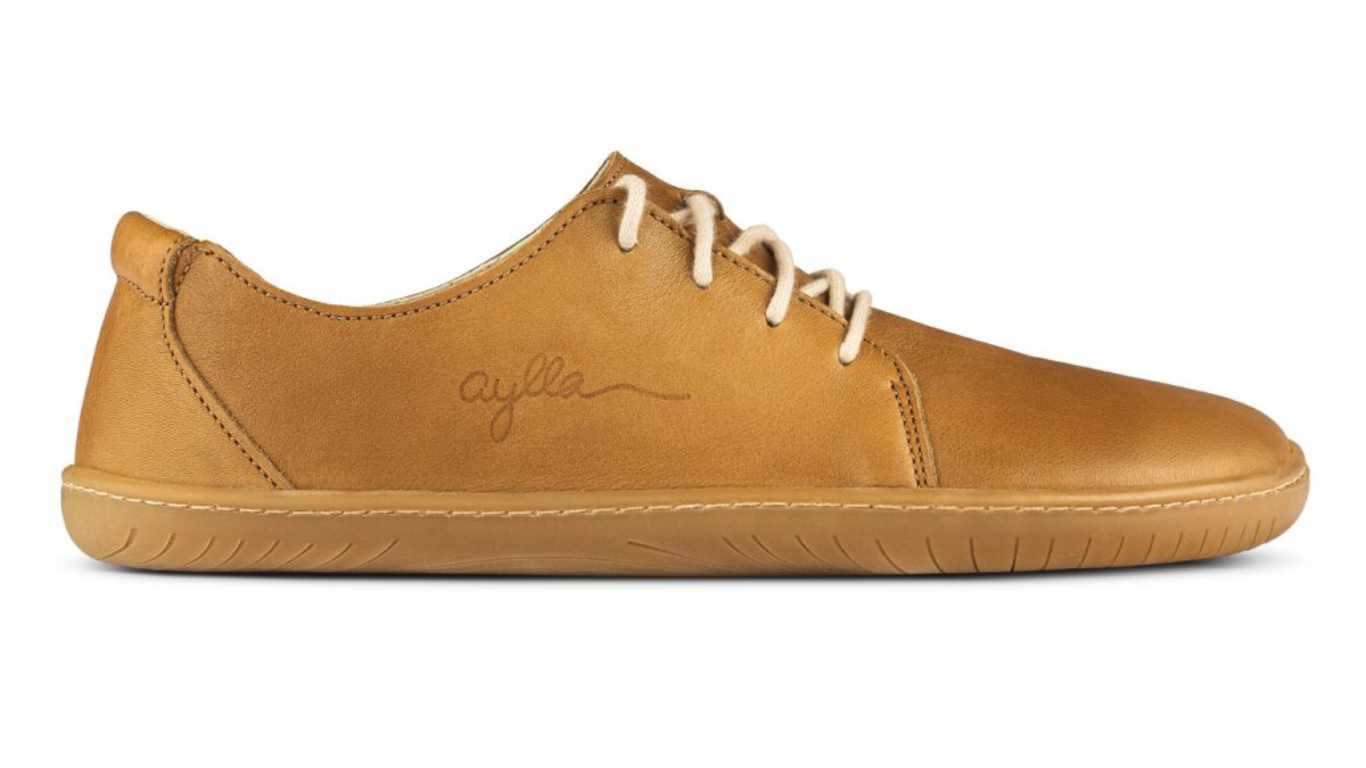 Barfußschuh, Seitenansicht außen. Geschlossener Schuh mit Schnürung, breite Zehenbox, flexible flache Sohle.