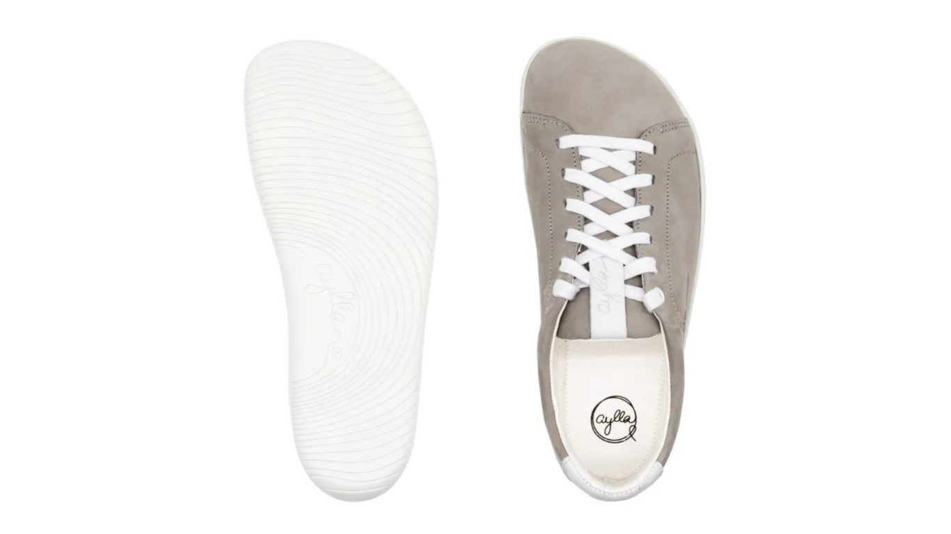 Barfußschuh für Erwachsene mit flacher, flexibler Sohle und strukturiertem Profil, Ansicht von unten und oben.