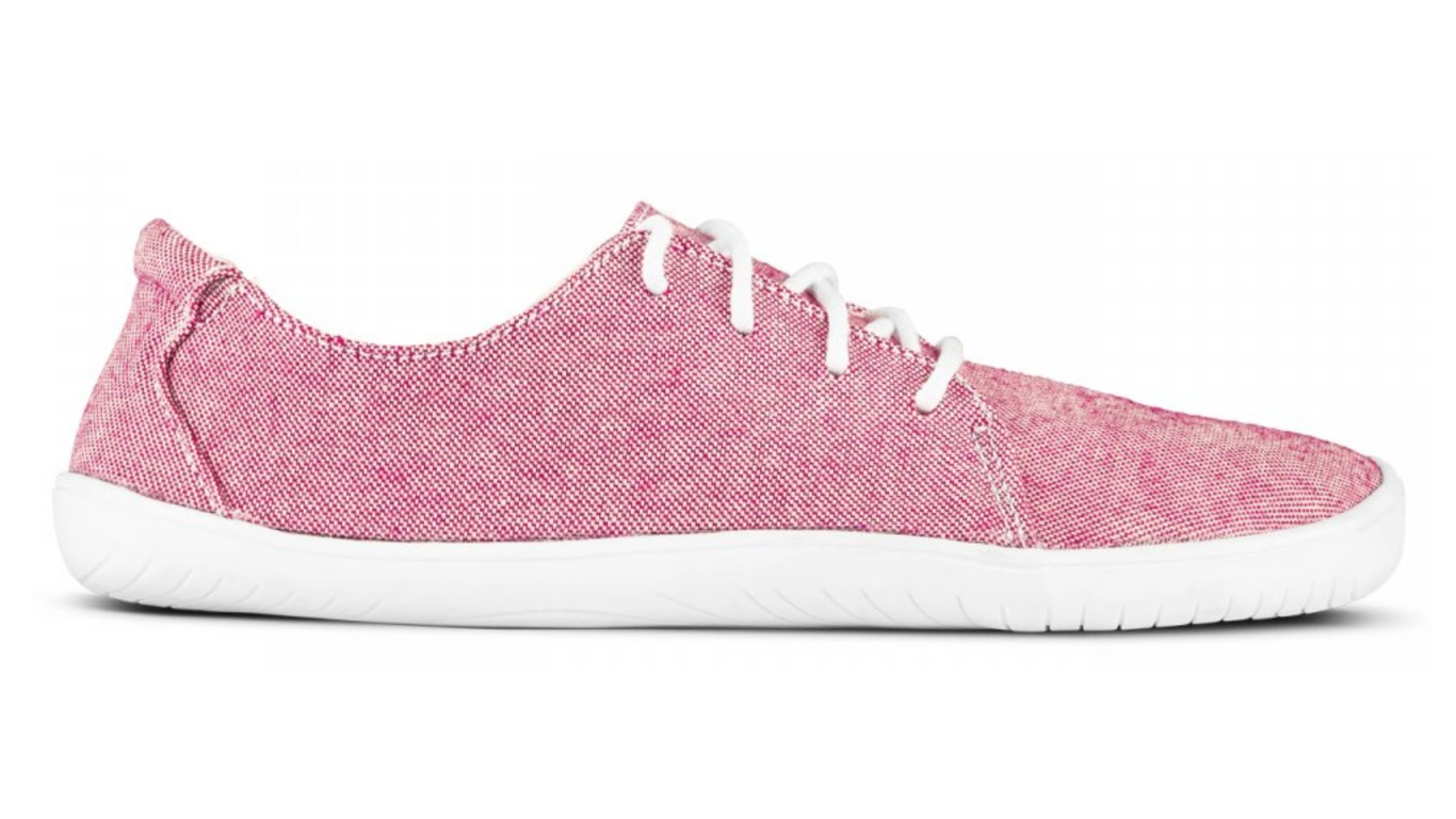 Barfußschuh, Seitenansicht außen. Geschlossener Schuh mit Schnürung, breite Zehenbox, flexible flache Sohle, geschlossener Fersenbereich.