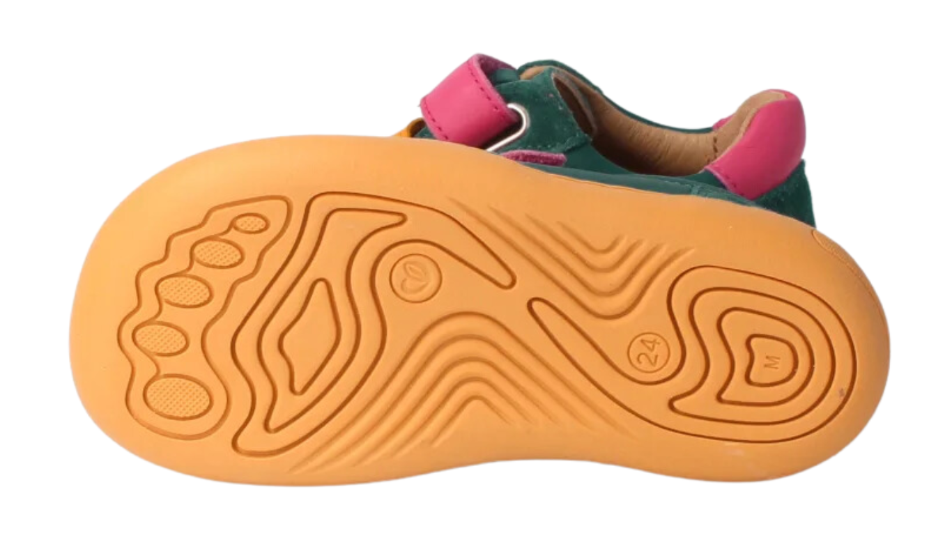 Barfußhalbschuh für Kinder mit flexibler Sohle und breiter Zehenbox, geschlossener Zehenbereich, Ansicht von unten.