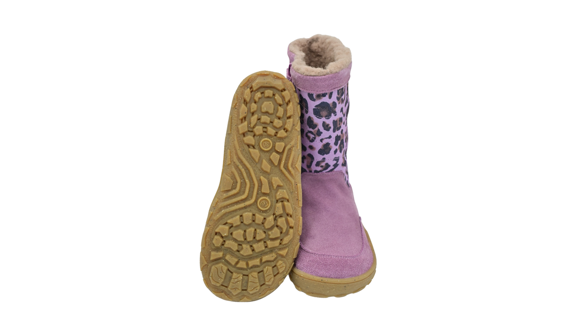 Kinder-Barfußstiefel mit hohem Schaft, Tiermuster und profilierter Laufsohle, Ansicht von unten