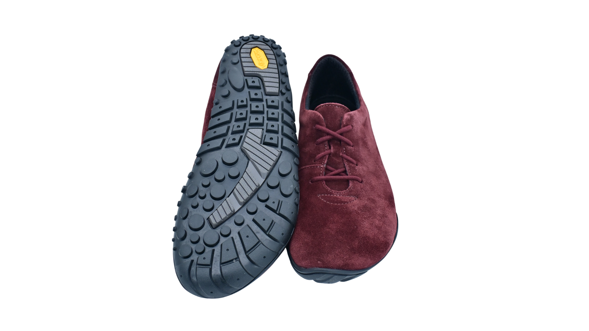 Barfuß-Sneaker für Erwachsene als Paar mit profilierter Sohle, mit Schnürung und breiter Zehenbox, Ansicht von unten und oben