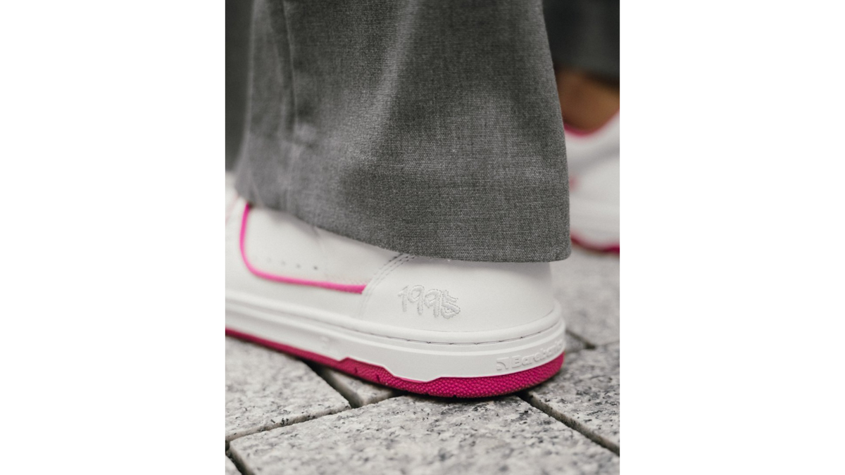 Barfußschuh für Erwachsene mit geschlossener Ferse, flexibler Sohle und flachem Sohlenaufbau, Detailansicht.