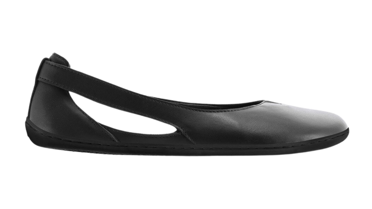 Barfußballerina für Erwachsene mit breiter Zehenbox, geschlossenen Zehen, seitlicher Öffnung und flexibler Sohle, Seitenansicht außen.