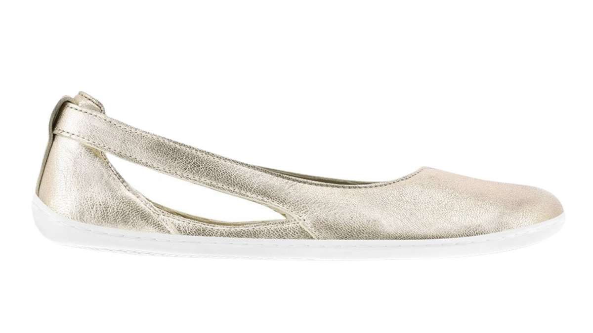 Barfußballerina für Erwachsene mit breiter Zehenbox und geschlossenen Zehen, Seitenansicht außen.
