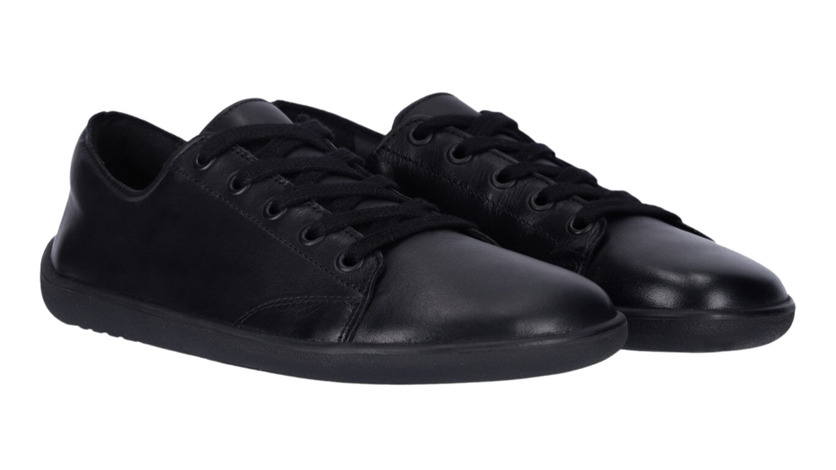 Barfußschuh für Erwachsene mit breiter Zehenbox, flexibler Sohle, geschlossenen Zehen, geschlossenem Fersenbereich, Seitenansicht außen