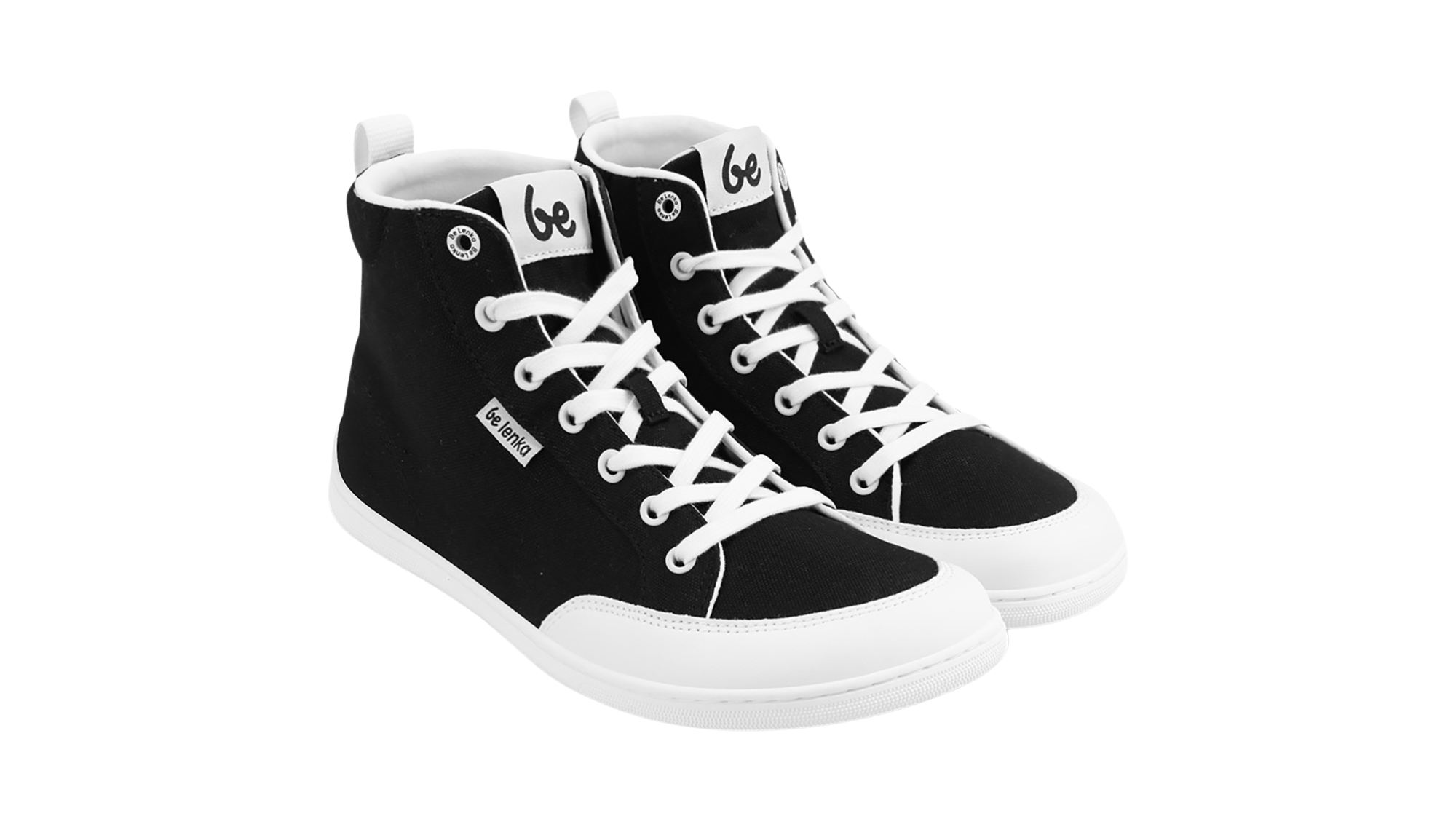 Hoher Barfußsneaker mit Schnürung, hohem Schaft und geschlossener Zehenpartie, schräge Vorderansicht als Paar