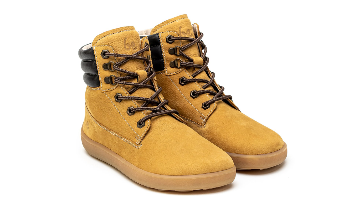 Barfußschuh für Erwachsene, knöchelhoch, breite Zehenbox, Schnürung, geschlossene Zehen, geschlossener Fersenbereich, schräge Vorderansicht als Paar